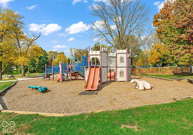 Photo 3 of Single family home for sale at 614 Anderson St, Greencastle, IN 46135 | MLS# 22133553 | Listing updated on 2026-10-28