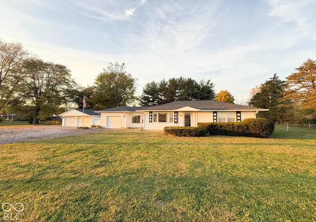Single family home for sale at 304 Deaver, Columbus, IN 47201 | MLS# 22133558