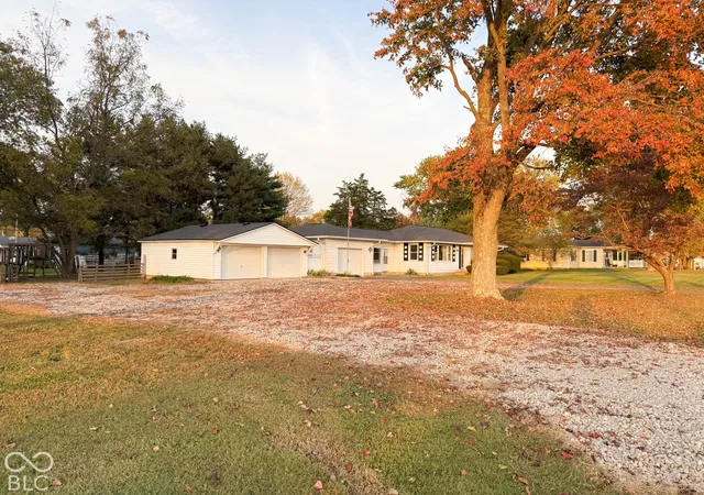 Photo 1 of Single family home for sale at 304 Deaver, Columbus, IN 47201 | MLS# 22133558 | Listing updated on 2026-10-27