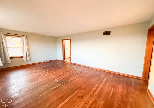 Photo 3 of Single family home for sale at 304 Deaver, Columbus, IN 47201 | MLS# 22133558 | Listing updated on 2026-10-27
