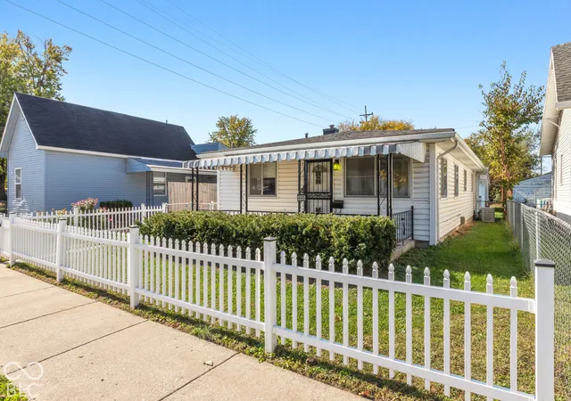 Photo 2 of Single family home for sale at 1252 Kappes St, Indianapolis, IN 46221 | MLS# 22133562 | Listing updated on 2026-10-31