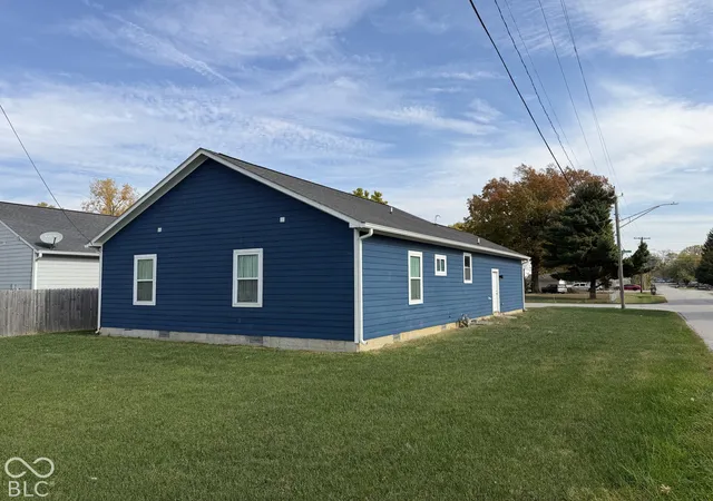 Photo 3 of Single family home for sale at 3250 S Tacoma Ave, Indianapolis, IN 46237 | MLS# 22133564 | Listing updated on 2026-10-28