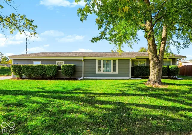 Photo 2 of Single family home for sale at 1882 N Main St, Franklin, IN 46131 | MLS# 22133565 | Listing updated on 2026-10-27