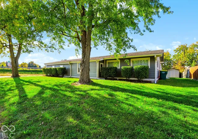 Photo 3 of Single family home for sale at 1882 N Main St, Franklin, IN 46131 | MLS# 22133565 | Listing updated on 2026-10-27