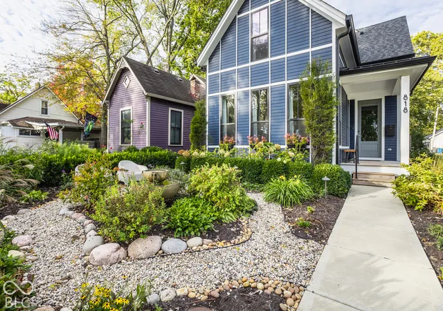 Photo 3 of Single family home for sale at 818 N Oriental St, Indianapolis, IN 46202 | MLS# 22133570 | Listing updated on 2026-10-27