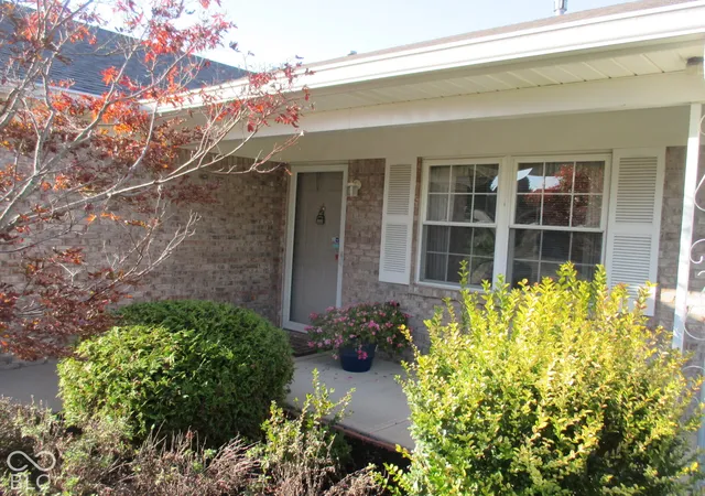 Photo 3 of Single family home for sale at 7850 Park Ward Pl, Indianapolis, IN 46259 | MLS# 22133571 | Listing updated on 2026-10-27