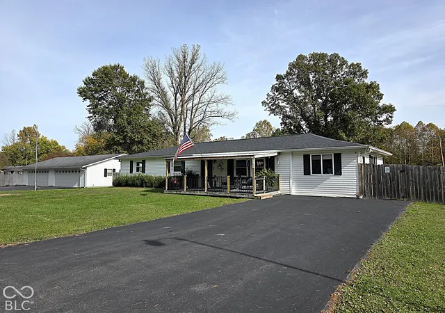 Single family home for sale at 3145 N Maple Turn Ln, Martinsville, IN 46151 | MLS# 22133577