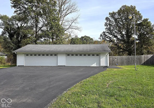 Photo 1 of Single family home for sale at 3145 N Maple Turn Ln, Martinsville, IN 46151 | MLS# 22133577 | Listing updated on 2026-10-27