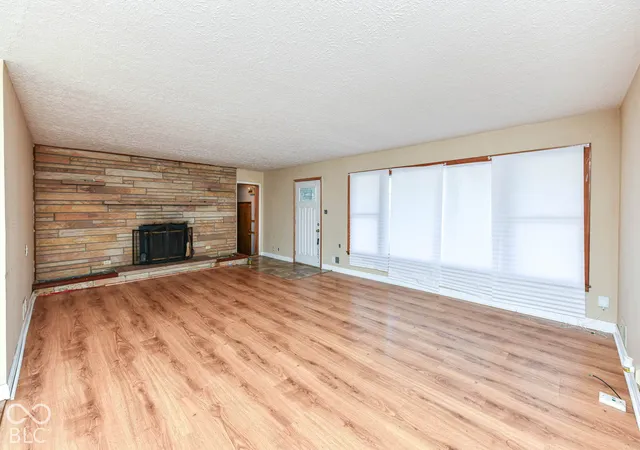 Photo 4 of Single family home for sale at 3360 S Pennsylvania St, Indianapolis, IN 46227 | MLS# 22133583 | Listing updated on 2026-10-29