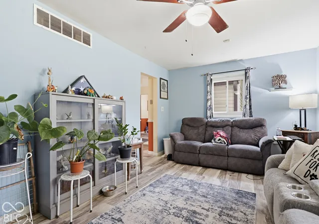 Photo 4 of Single family home for sale at 7766 Twin Beech Ln, Indianapolis, IN 46226 | MLS# 22133585 | Listing updated on 2026-10-30