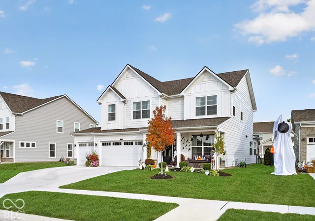 Photo 2 of Single family home for sale at 16760 Silo Meadows Dr, Noblesville, IN 46060 | MLS# 22133592 | Listing updated on 2026-10-27