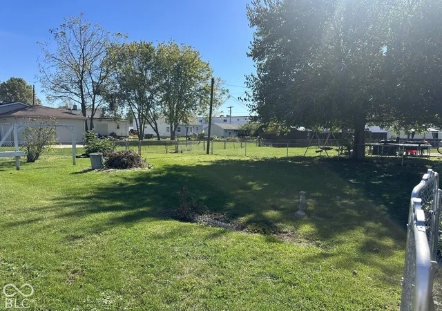 Photo 3 of Single family home for sale at 1304 Meridian St, Shelbyville, IN 46176 | MLS# 22133598 | Listing updated on 2026-10-28
