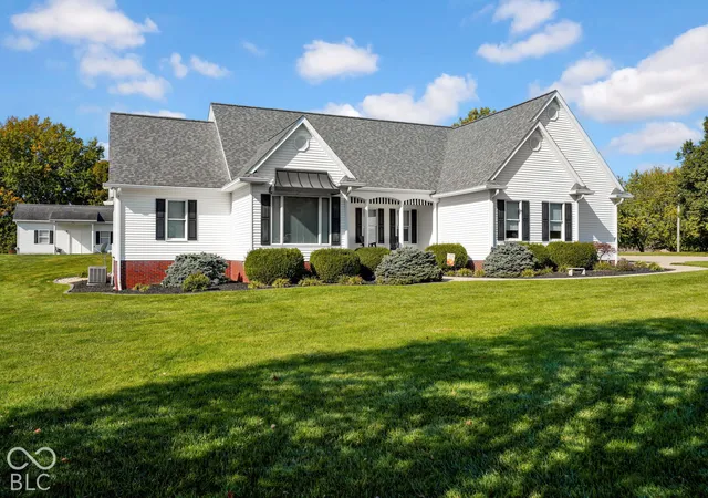 Photo 3 of Single family home for sale at 303 Glenview, Bedford, IN 47421 | MLS# 22133602 | Listing updated on 2026-10-27