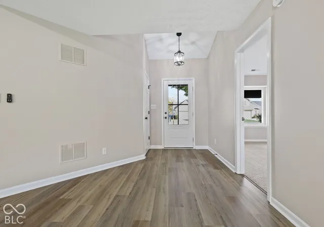 Photo 3 of Single family home for sale at 134 Tracy Ridge Blvd, Whiteland, IN 46184 | MLS# 22133611 | Listing updated on 2026-10-30