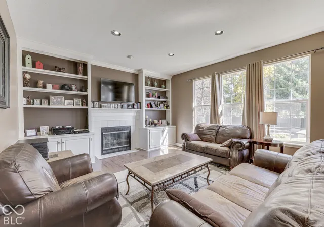 Photo 3 of Single family home for sale at 7221 Sycamore Run Dr, Indianapolis, IN 46237 | MLS# 22133619 | Listing updated on 2026-10-29