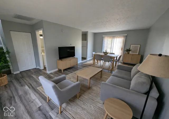 Photo 4 of Single family home for sale at 2215 N Kenwood Ave, Indianapolis, IN 46208 | MLS# 22133620 | Listing updated on 2026-10-27