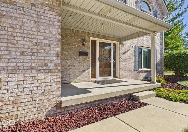 Photo 2 of Single family home for sale at 1501 N Fairview Ave, Alexandria, IN 46001 | MLS# 22133624 | Listing updated on 2026-10-30