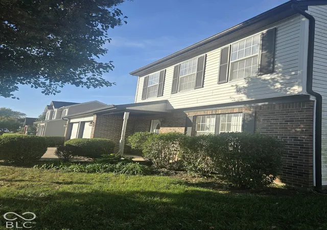 Photo 4 of Single family home for sale at 5008 Shadow Pointe Dr, Indianapolis, IN 46254 | MLS# 22133627 | Listing updated on 2026-10-28