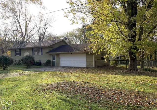 Photo 2 of Single family home for sale at 11864 S State Rd 47, Waveland, IN 47989 | MLS# 22133640 | Listing updated on 2026-10-27