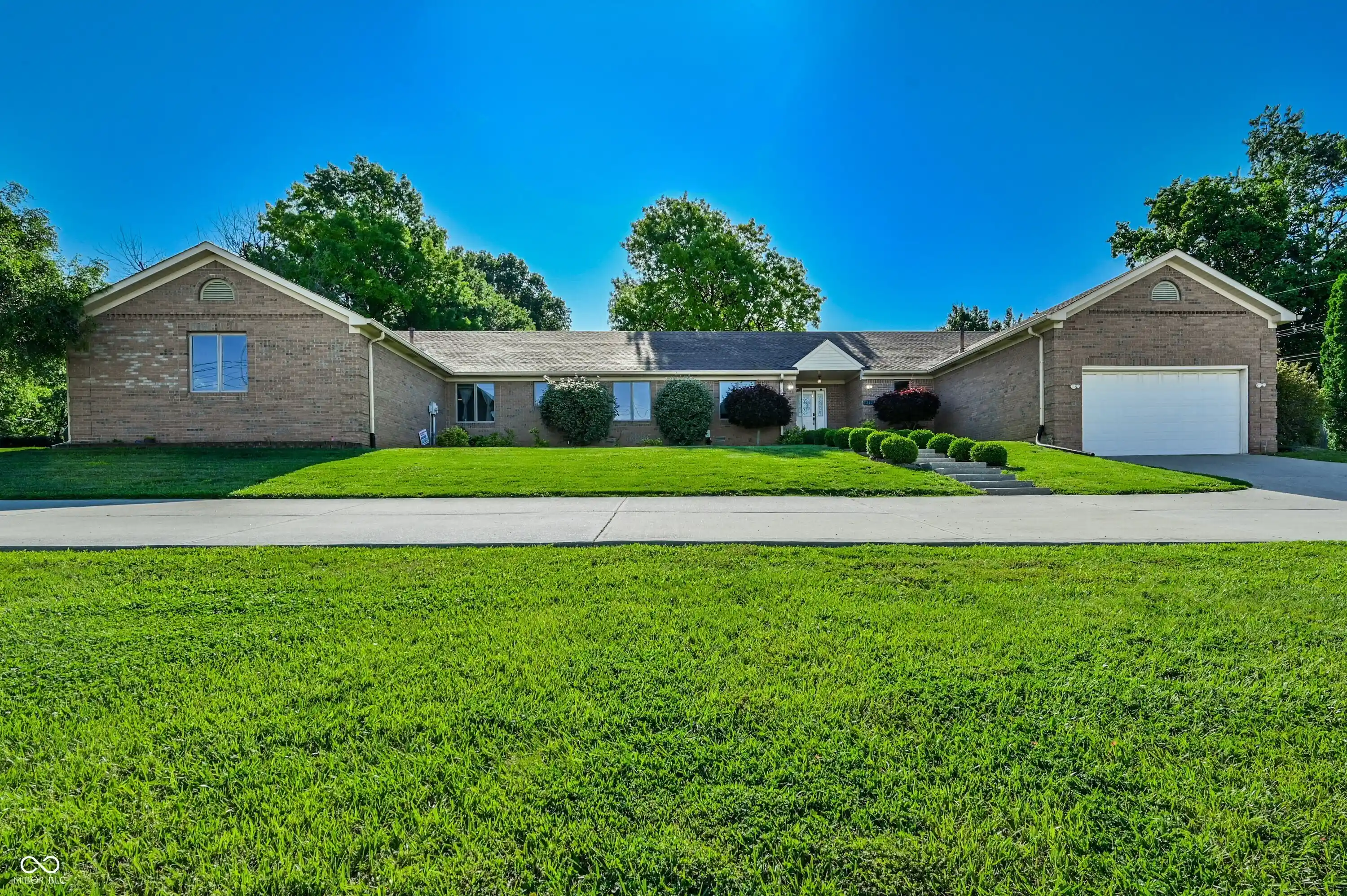 Multi family home for sale at 7315 S Meridian St, Indianapolis, IN 46217 | MLS# 22133662