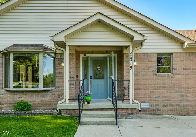 Photo 3 of House for sale at 7315 S Meridian St, Indianapolis, IN 46217 | MLS# 22133662 | Listing updated on 2026-10-29
