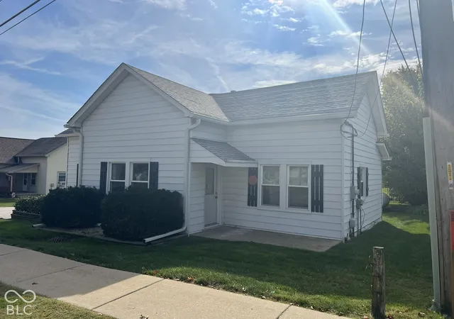 Photo 3 of Single family home for sale at 125 E Main St, Monrovia, IN 46157 | MLS# 22133669 | Listing updated on 2026-10-27