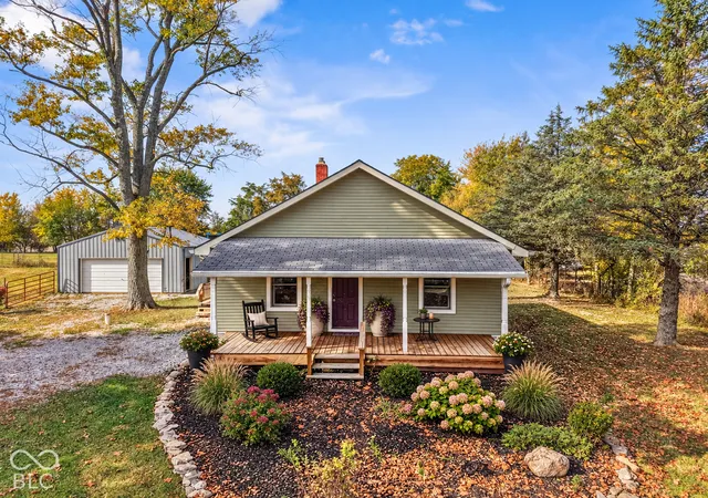 Photo 3 of Single family home for sale at 3832 S County Rd 875 W, Coatesville, IN 46121 | MLS# 22133684 | Listing updated on 2026-10-29