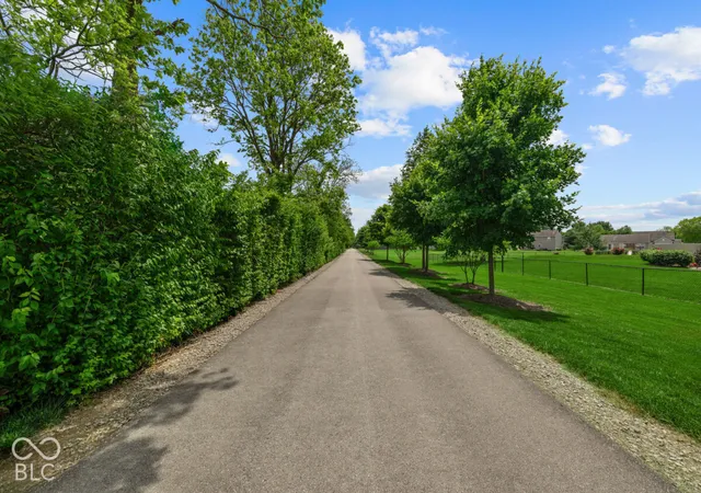 Photo 5 of Single family home for sale at 9879 Glad Grist Dr, McCordsville, IN 46055 | MLS# 22133692 | Listing updated on 2026-10-27