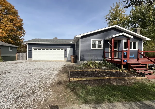 Photo 1 of Single family home for sale at 207 E Main St, Darlington, IN 47940 | MLS# 22133695 | Listing updated on 2026-10-28