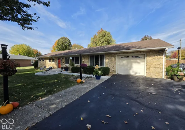 Photo 2 of Single family home for sale at 912 E Erdmann Rd N, Greensburg, IN 47240 | MLS# 22133698 | Listing updated on 2026-10-28