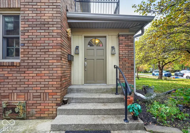 Photo 4 of Single family home for sale at 913 N Audubon Rd, Indianapolis, IN 46219 | MLS# 22133703 | Listing updated on 2026-10-27