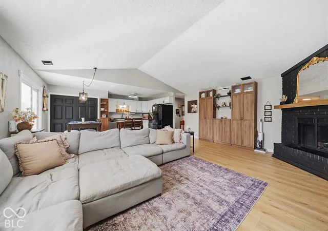Photo 4 of Single family home for sale at 641 Boonesboro Dr, Greenwood, IN 46142 | MLS# 22133744 | Listing updated on 2026-10-28