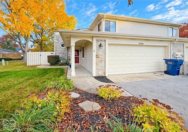 Photo 2 of Condo for sale at 1526 Roanoke Dr, Zionsville, IN 46077 | MLS# 22133770 | Listing updated on 2026-10-28