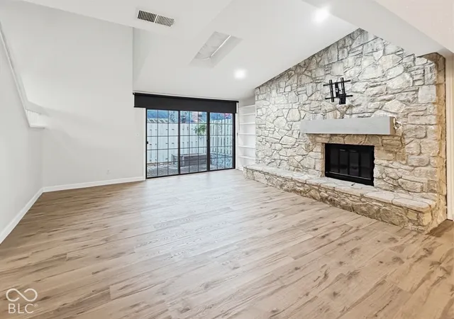 Photo 3 of Condo for sale at 1526 Roanoke Dr, Zionsville, IN 46077 | MLS# 22133770 | Listing updated on 2026-10-28