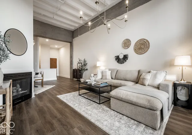 Photo 3 of Condo for sale at 611 N Park Ave #305, Indianapolis, IN 46204 | MLS# 22133782 | Listing updated on 2026-10-29