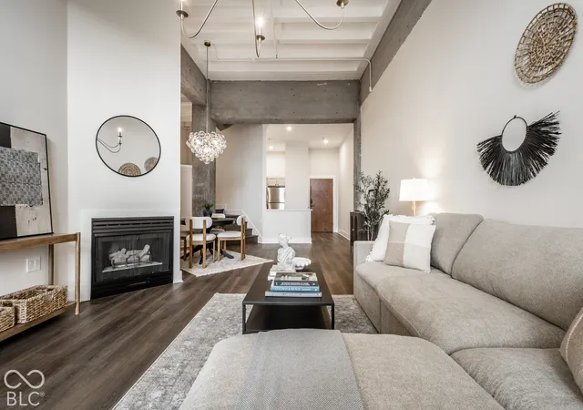 Photo 4 of Condo for sale at 611 N Park Ave #305, Indianapolis, IN 46204 | MLS# 22133782 | Listing updated on 2026-10-29