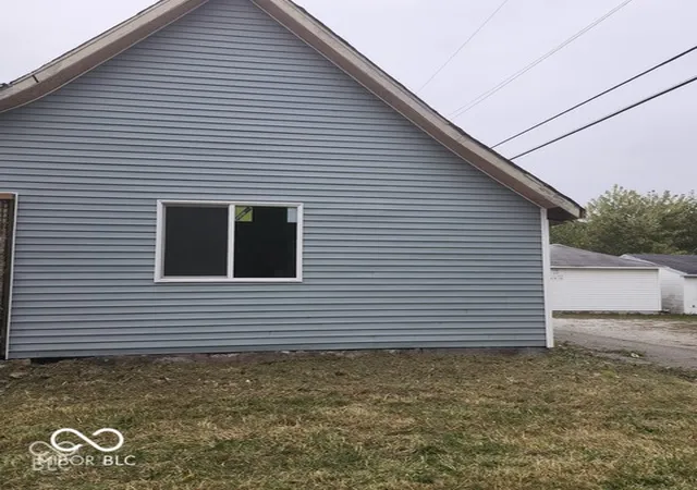 Photo 2 of Single family home for sale at 321 S Madison, Anderson, IN 46016 | MLS# 22133784 | Listing updated on 2026-10-28