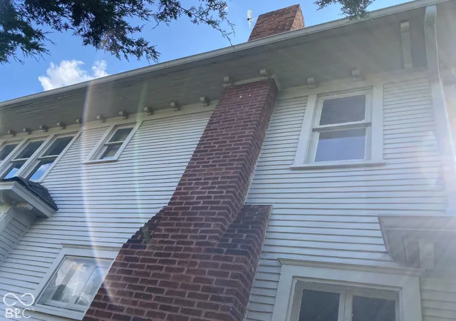 Photo 4 of Sale Pending at 1425 Fairfield Ave, Indianapolis, IN 46205 | MLS# 22133795 | Listing updated on 2026-10-30