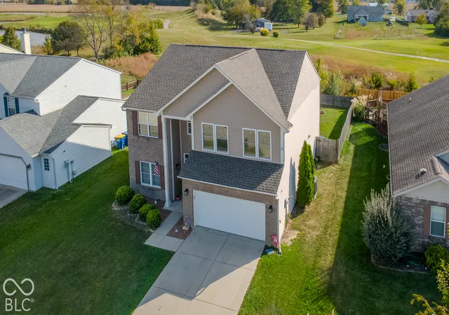 Photo 2 of Single family home for sale at 5431 Hammock Glen Dr, Indianapolis, IN 46235 | MLS# 22133804 | Listing updated on 2026-10-30