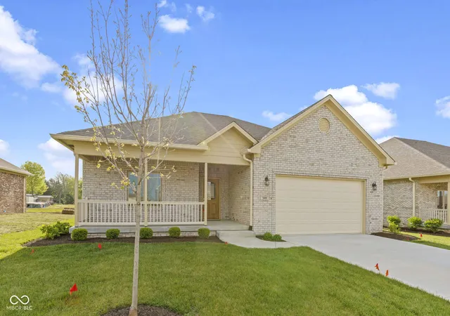 Photo 1 of Single family home for sale at 5491 E Shae Lake Dr, Mooresville, IN 46158 | MLS# 22133807 | Listing updated on 2026-10-29