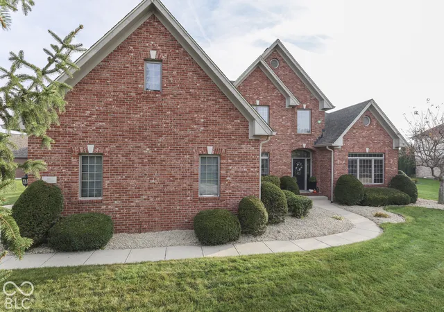 Photo 2 of Single family home for sale at 2381 Arden Pl, Greenwood, IN 46143 | MLS# 22133817 | Listing updated on 2026-10-30