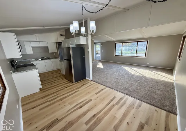 Photo 4 of Single family home for sale at 820 Knob Hl, Veedersburg, IN 47987 | MLS# 22133820 | Listing updated on 2026-10-28