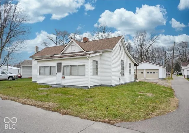 Single family home for sale at 651 Duane St, Franklin, IN 46131 | MLS# 22133831
