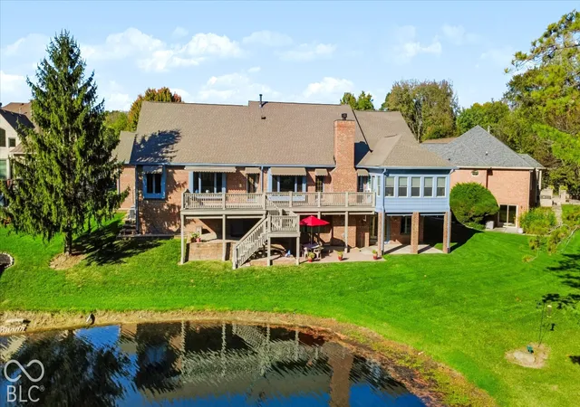 Photo 2 of Single family home for sale at 335 Creekbend Ln, Indianapolis, IN 46217 | MLS# 22133846 | Listing updated on 2026-10-29