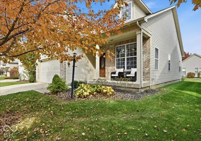 Photo 2 of Single family home for sale at 6878 Harbour Woods Overlook, Noblesville, IN 46062 | MLS# 22133857 | Listing updated on 2026-10-29