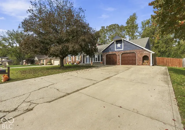 Photo 2 of Single family home for sale at 1840 Sandhill Rd, Indianapolis, IN 46217 | MLS# 22133878 | Listing updated on 2026-10-29