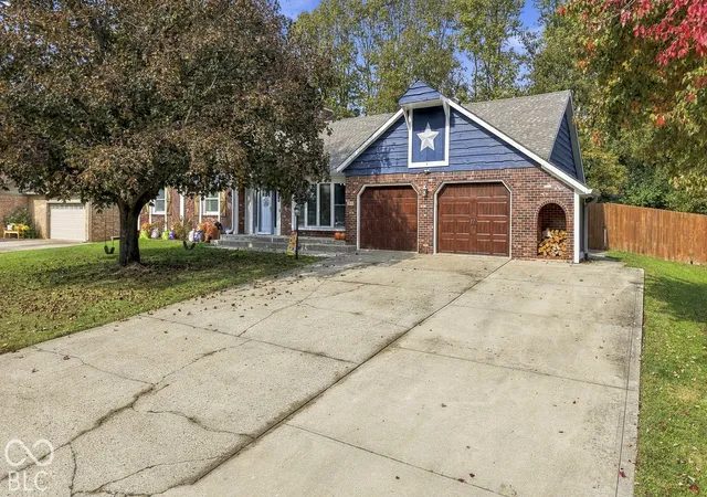 Photo 3 of Single family home for sale at 1840 Sandhill Rd, Indianapolis, IN 46217 | MLS# 22133878 | Listing updated on 2026-10-29