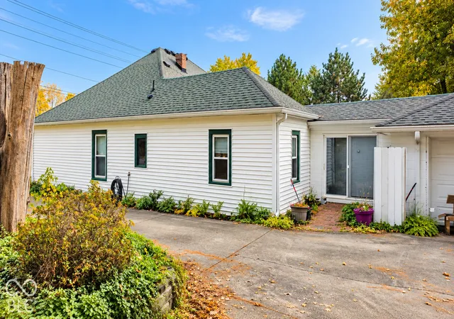 Photo 2 of Single family home for sale at 397 W Lincoln, Danville, IN 46122 | MLS# 22133905 | Listing updated on 2026-10-29
