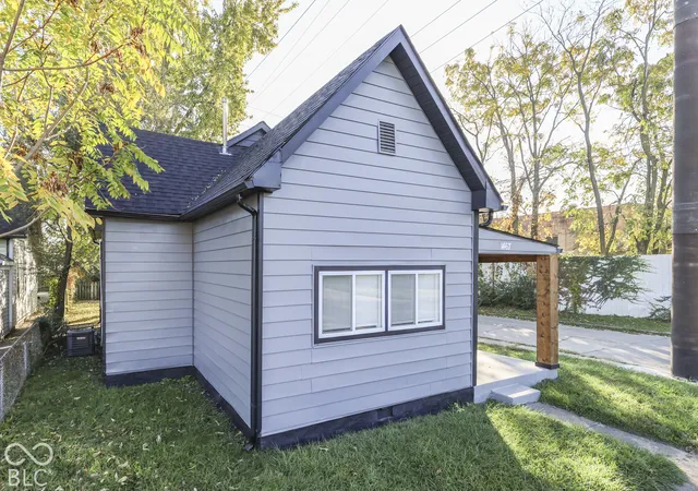 Photo 3 of Single family home for sale at 1467 Blaine Ave, Indianapolis, IN 46221 | MLS# 22133911 | Listing updated on 2026-10-30