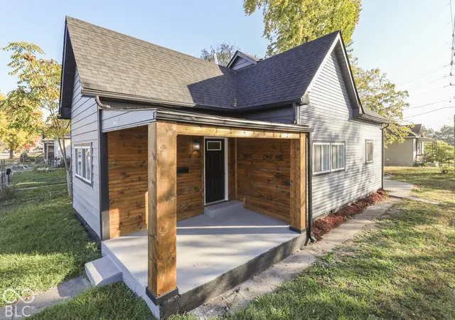 Photo 4 of Single family home for sale at 1467 Blaine Ave, Indianapolis, IN 46221 | MLS# 22133911 | Listing updated on 2026-10-30